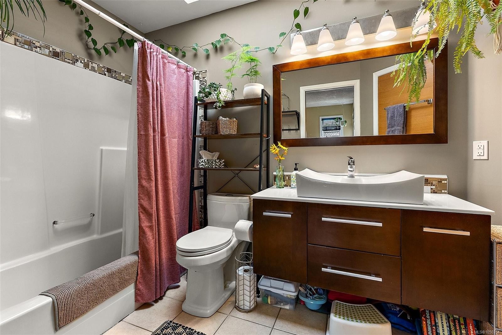 1109 Caledonia Ave, Victoria, BC