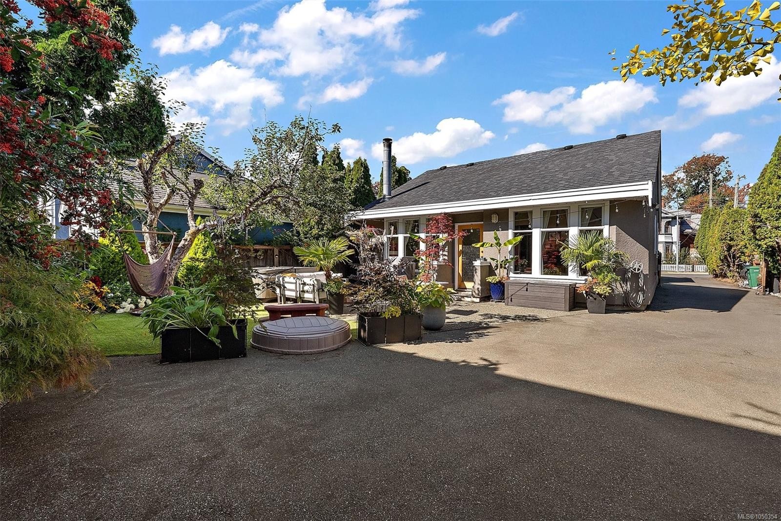 1109 Caledonia Ave, Victoria, BC