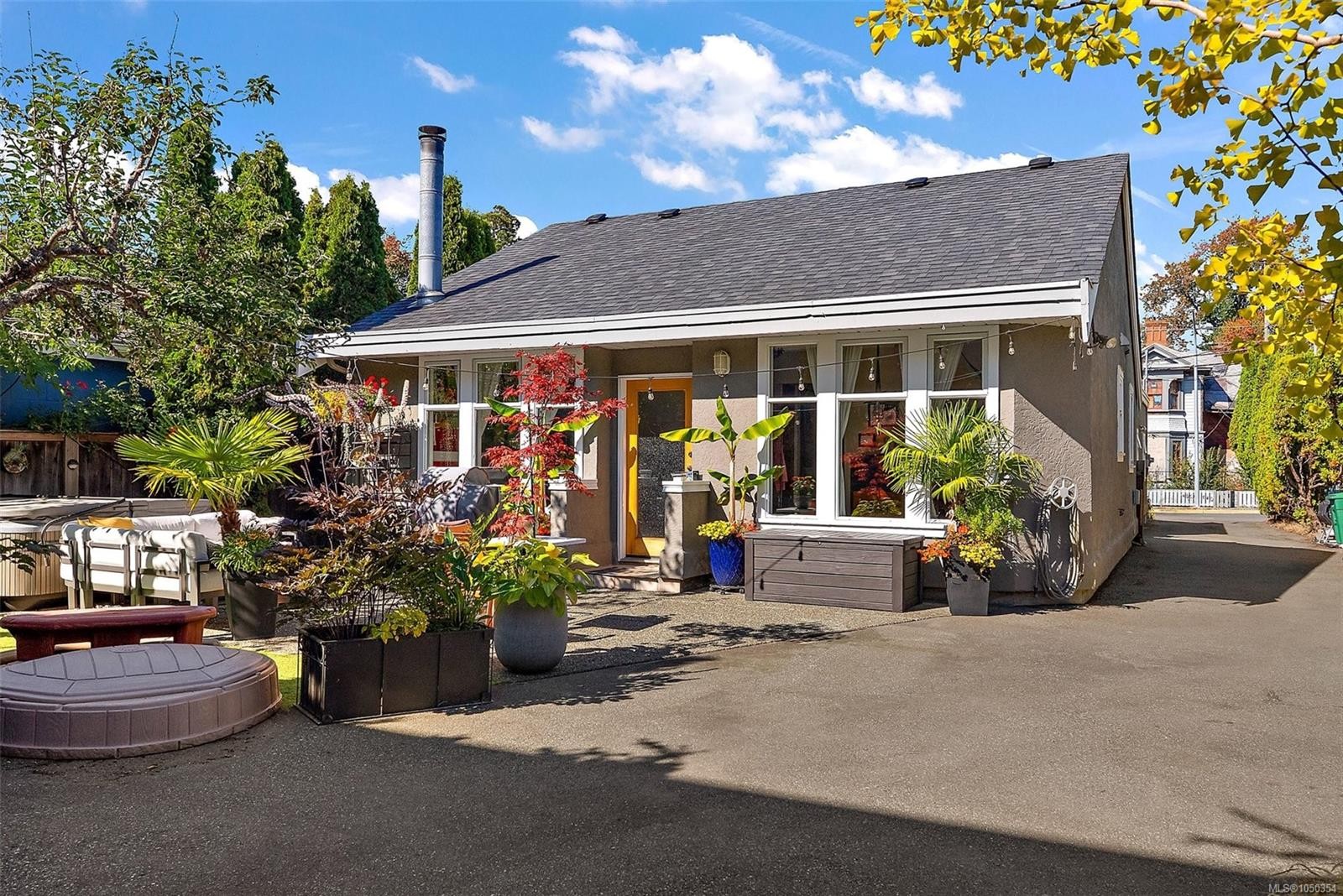 1109 Caledonia Ave, Victoria, BC