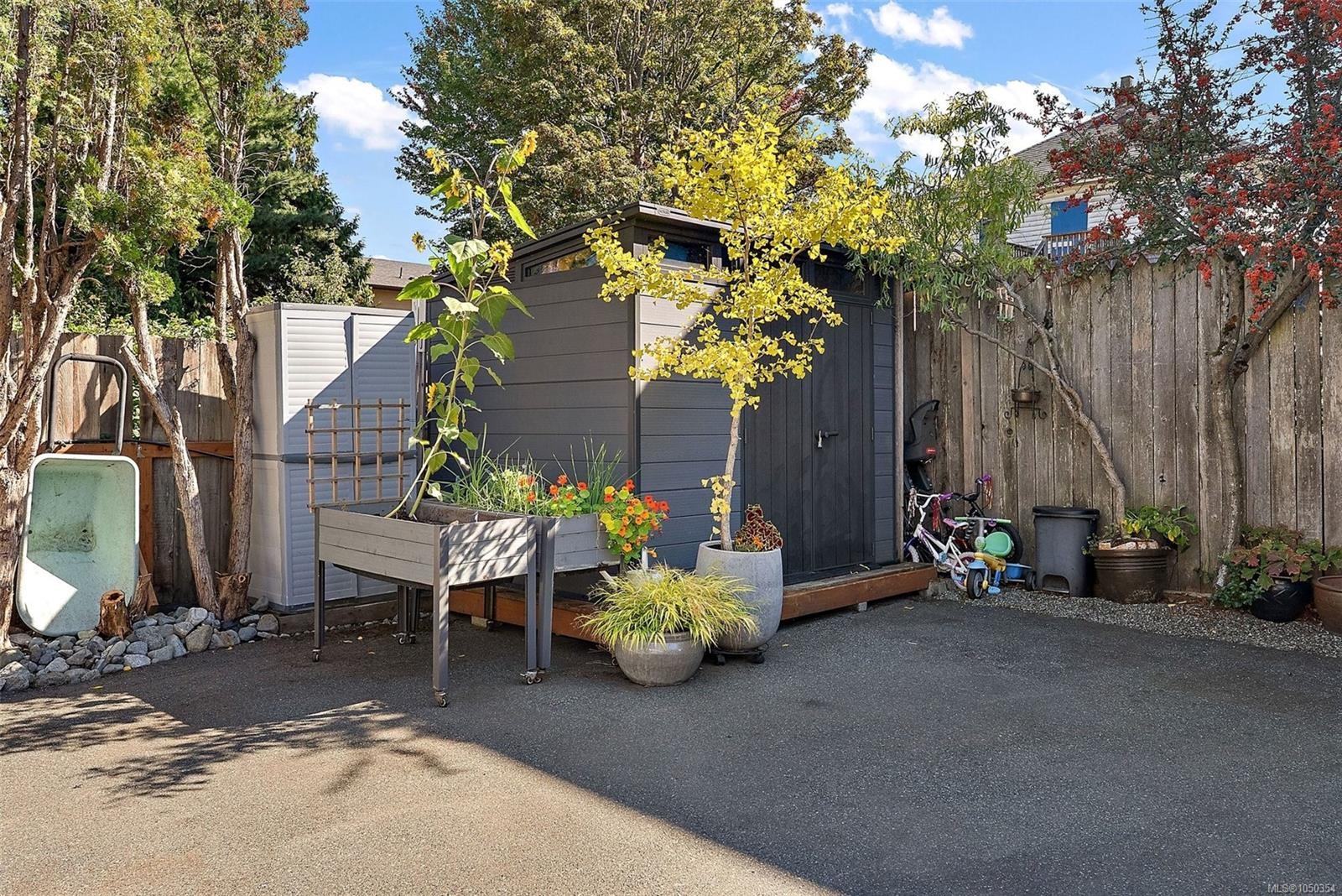 1109 Caledonia Ave, Victoria, BC