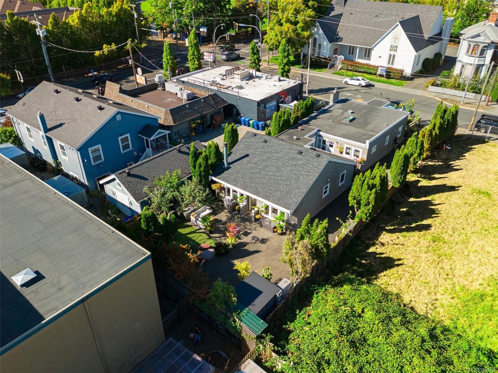 1109 Caledonia Ave, Victoria, BC