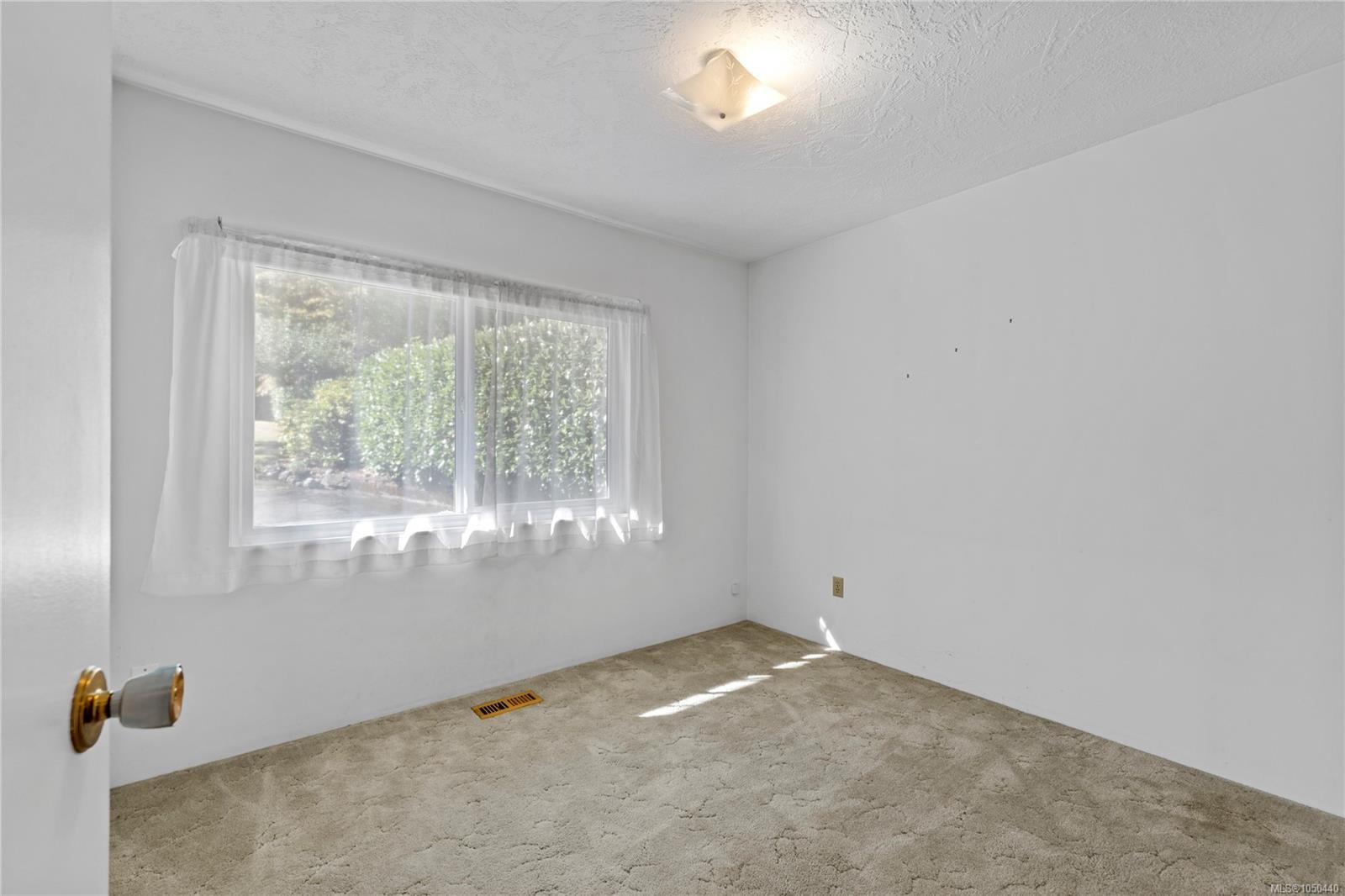 3809 Gardner Rd West, Saltair, BC