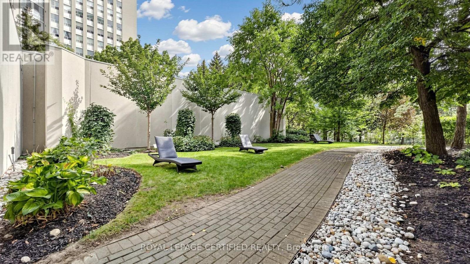 802 - 3650 Kaneff Crescent, Mississauga, ON
