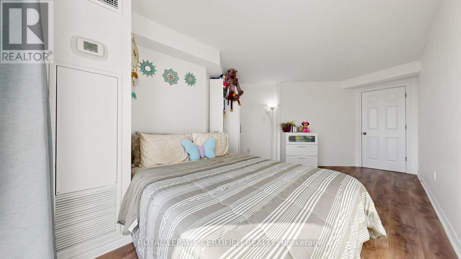 802 - 3650 Kaneff Crescent, Mississauga, ON