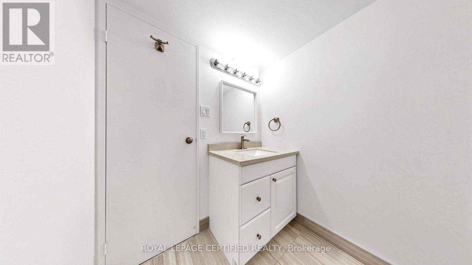 802 - 3650 Kaneff Crescent, Mississauga, ON