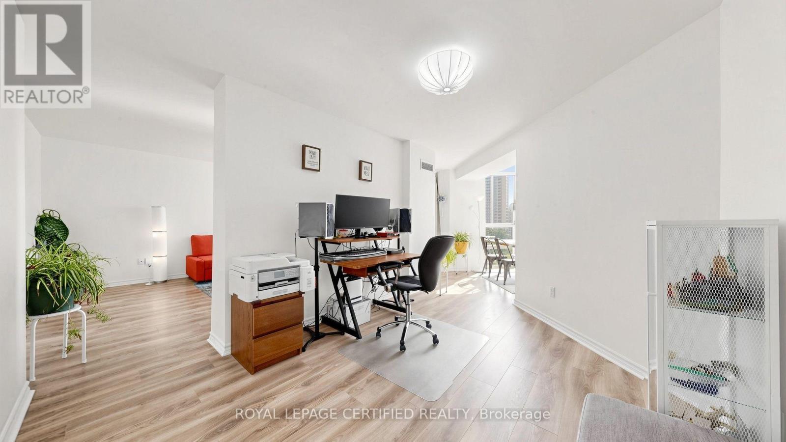 802 - 3650 Kaneff Crescent, Mississauga, ON