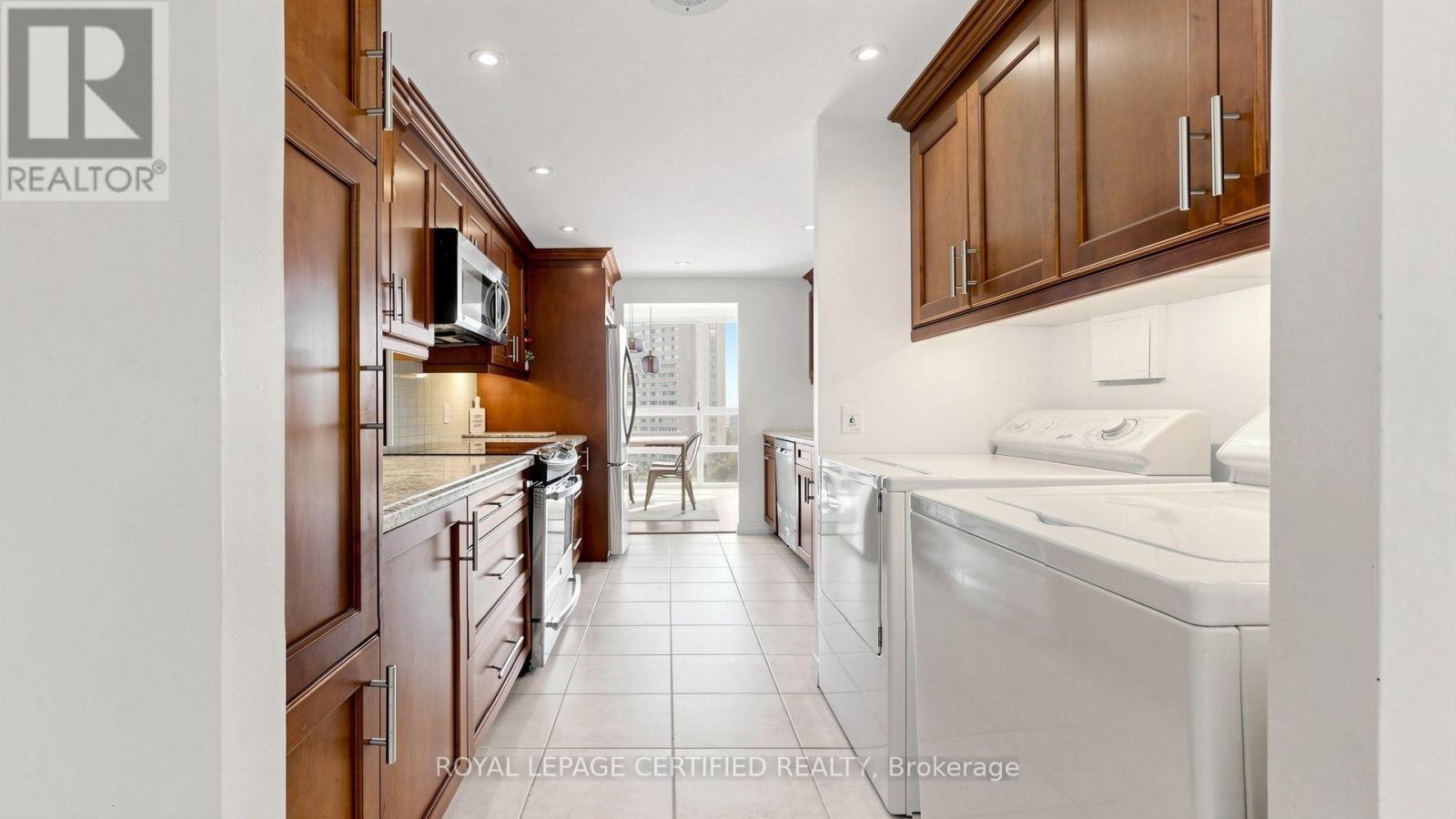 802 - 3650 Kaneff Crescent, Mississauga, ON