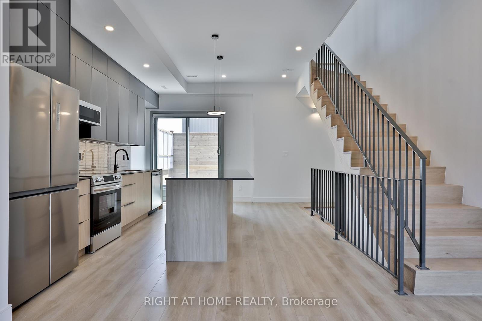1169 Davenport Road, Toronto, ON
