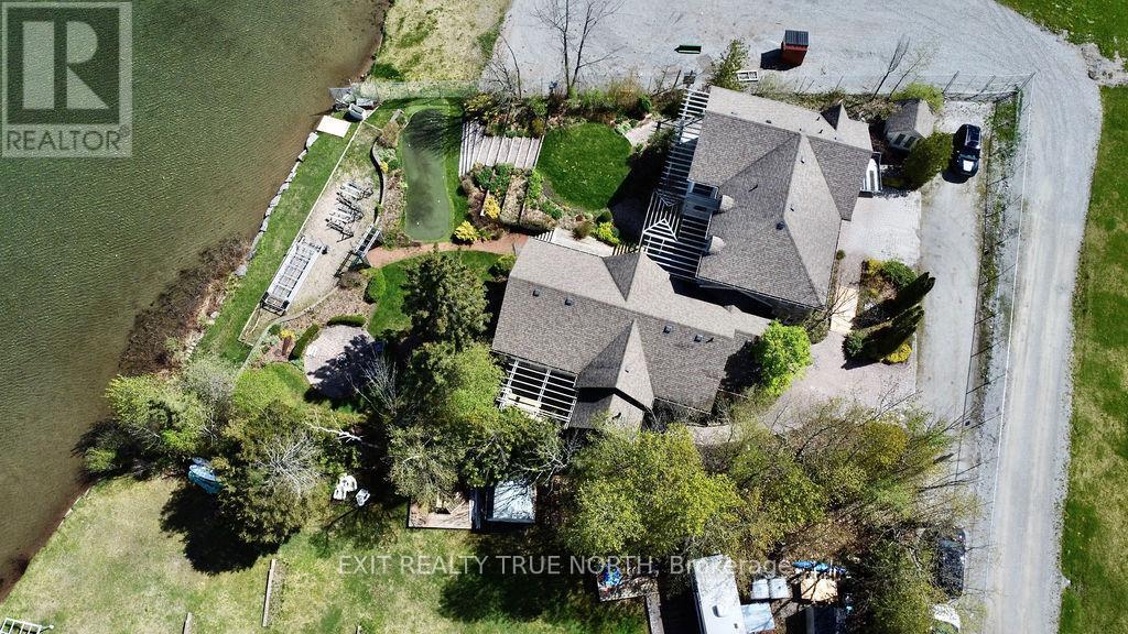 25 minutes to Barrie and an easy hour to the GTA - 3021 Sandy Bend, Springwater, ON
