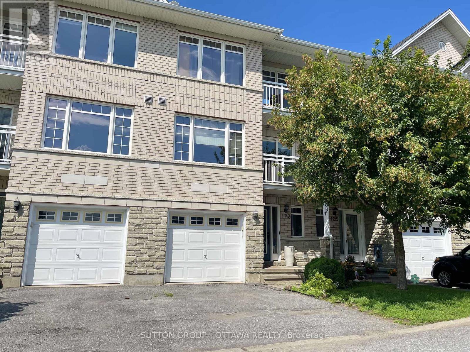 18 - 123 Corinth Private, Ottawa, ON