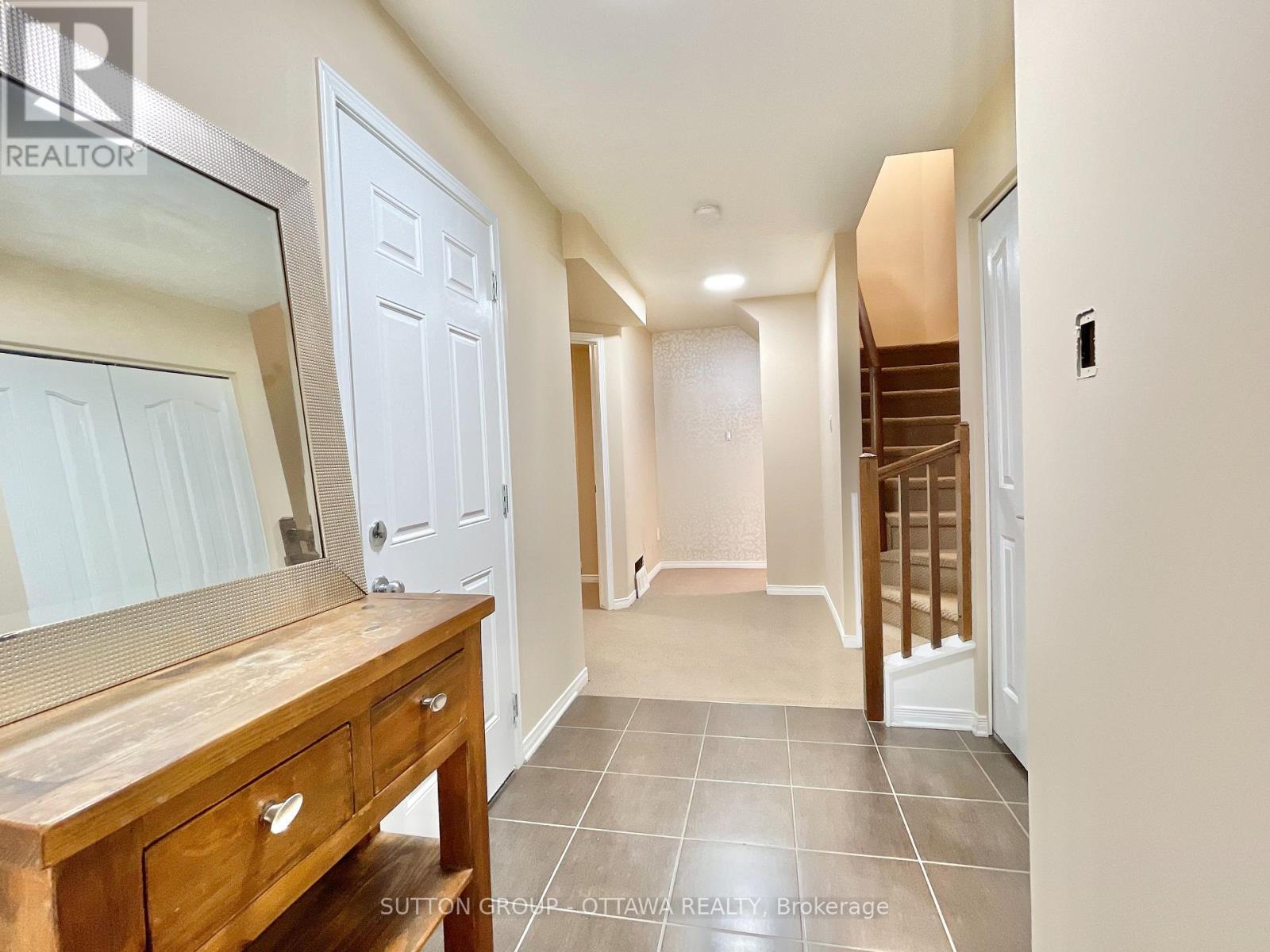 18 - 123 Corinth Private, Ottawa, ON