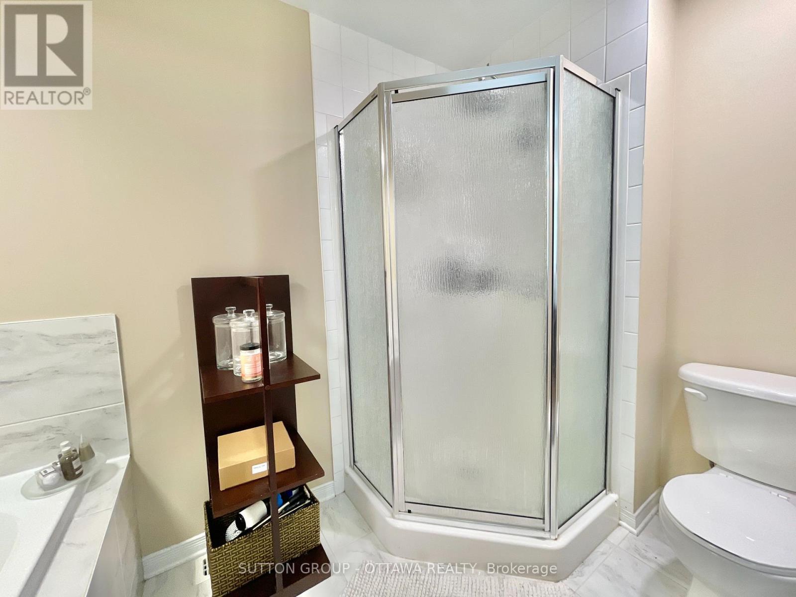18 - 123 Corinth Private, Ottawa, ON