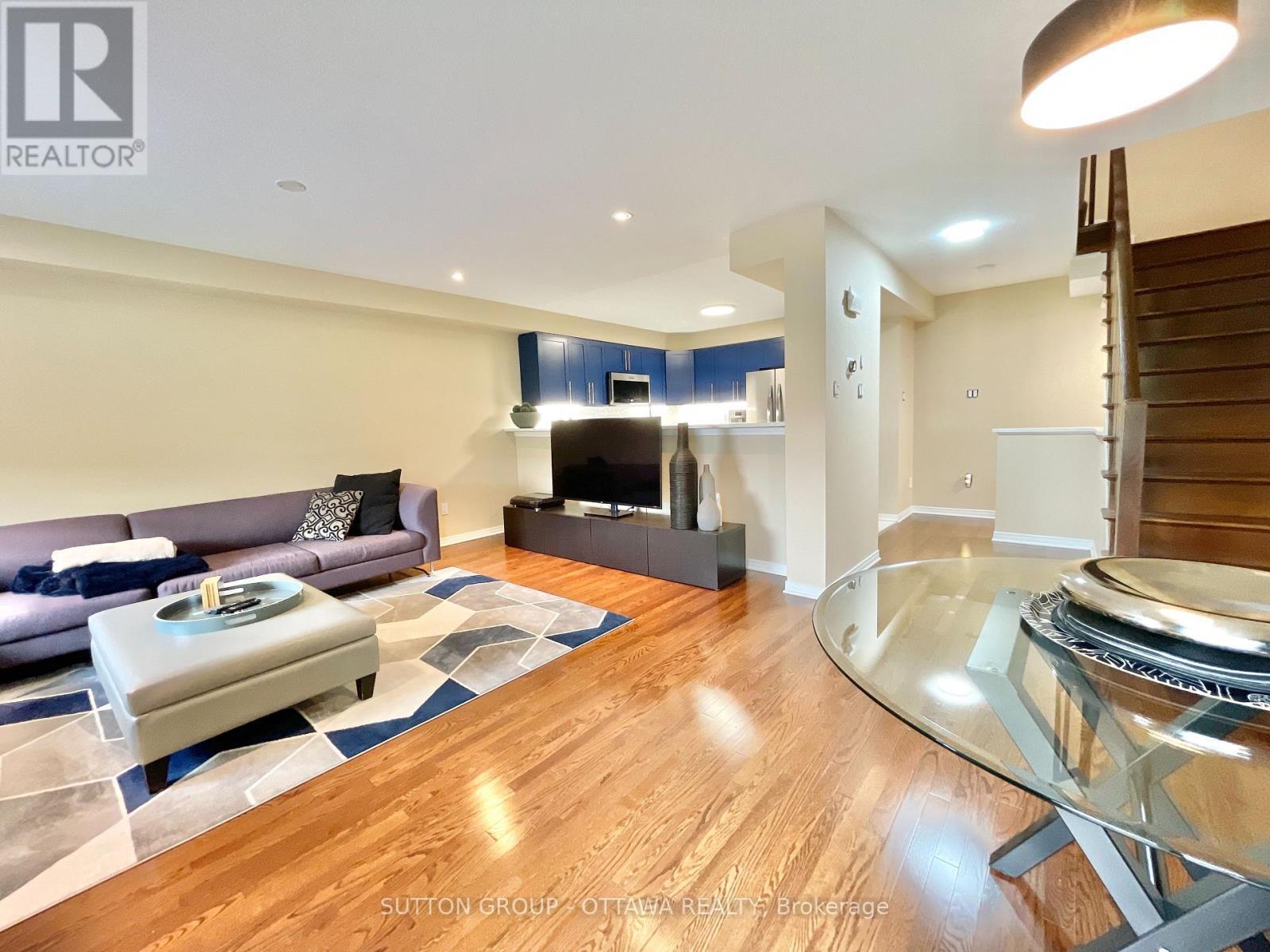 18 - 123 Corinth Private, Ottawa, ON