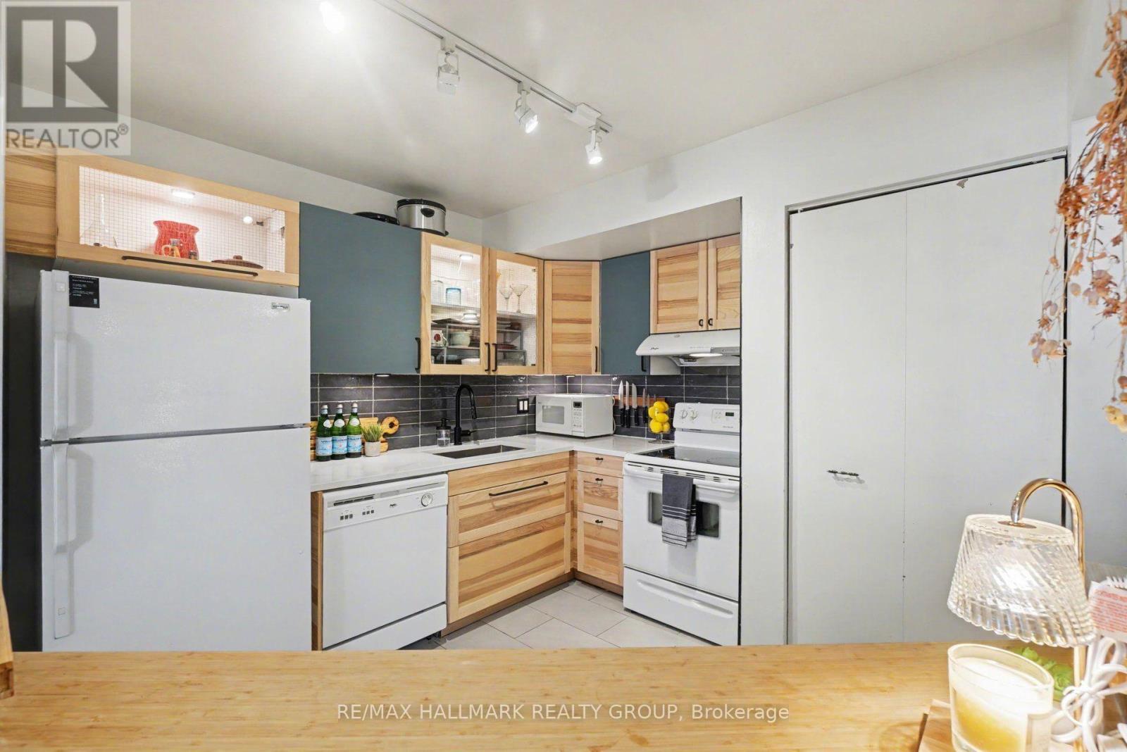 203 - 266 Lorry Greenberg Drive, Ottawa, ON