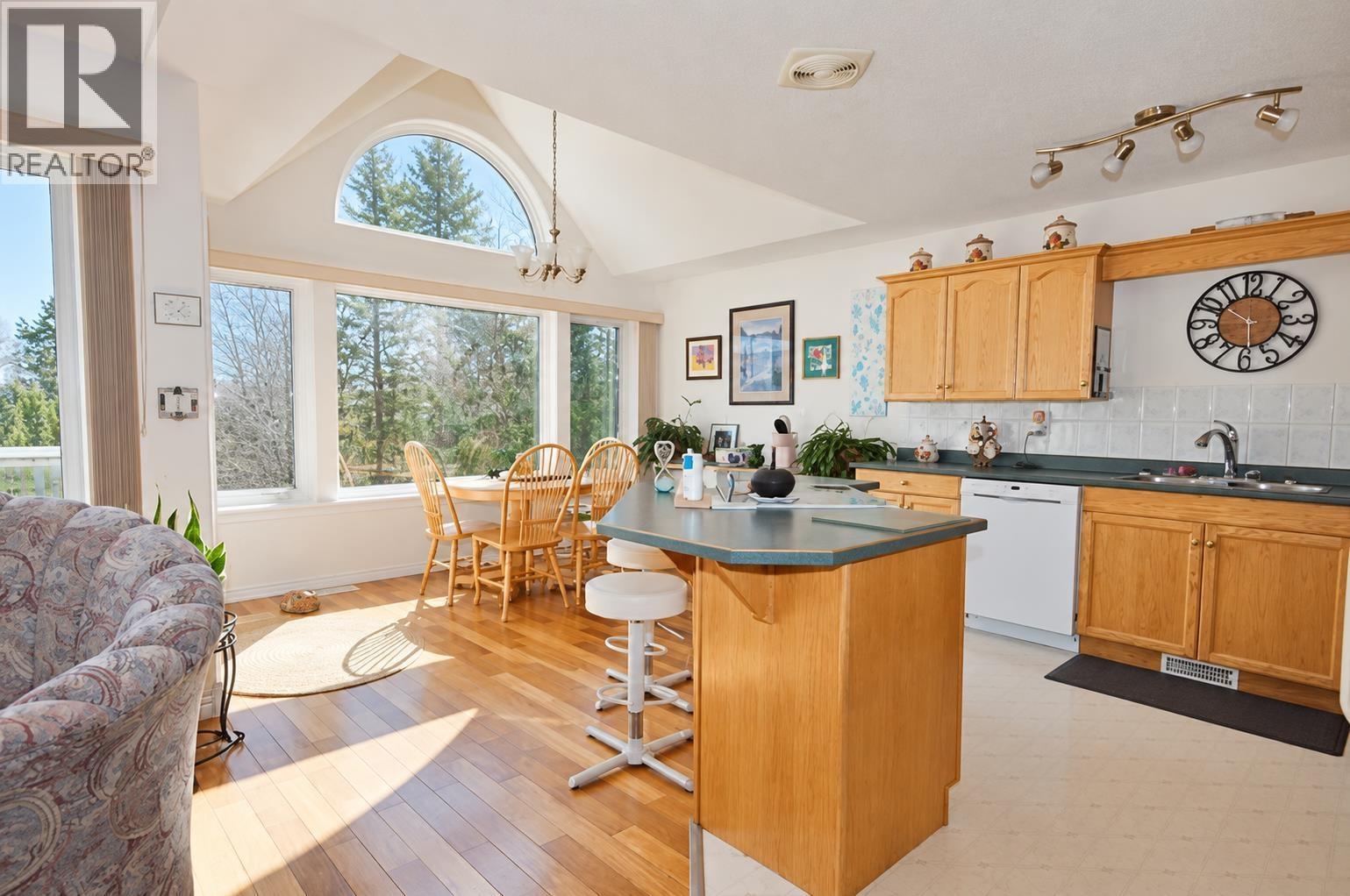 10 11 Eagle Crescent, Williams Lake, BC