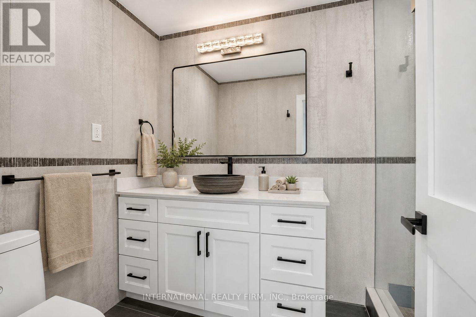 3 Taunus Court, Clarington, ON