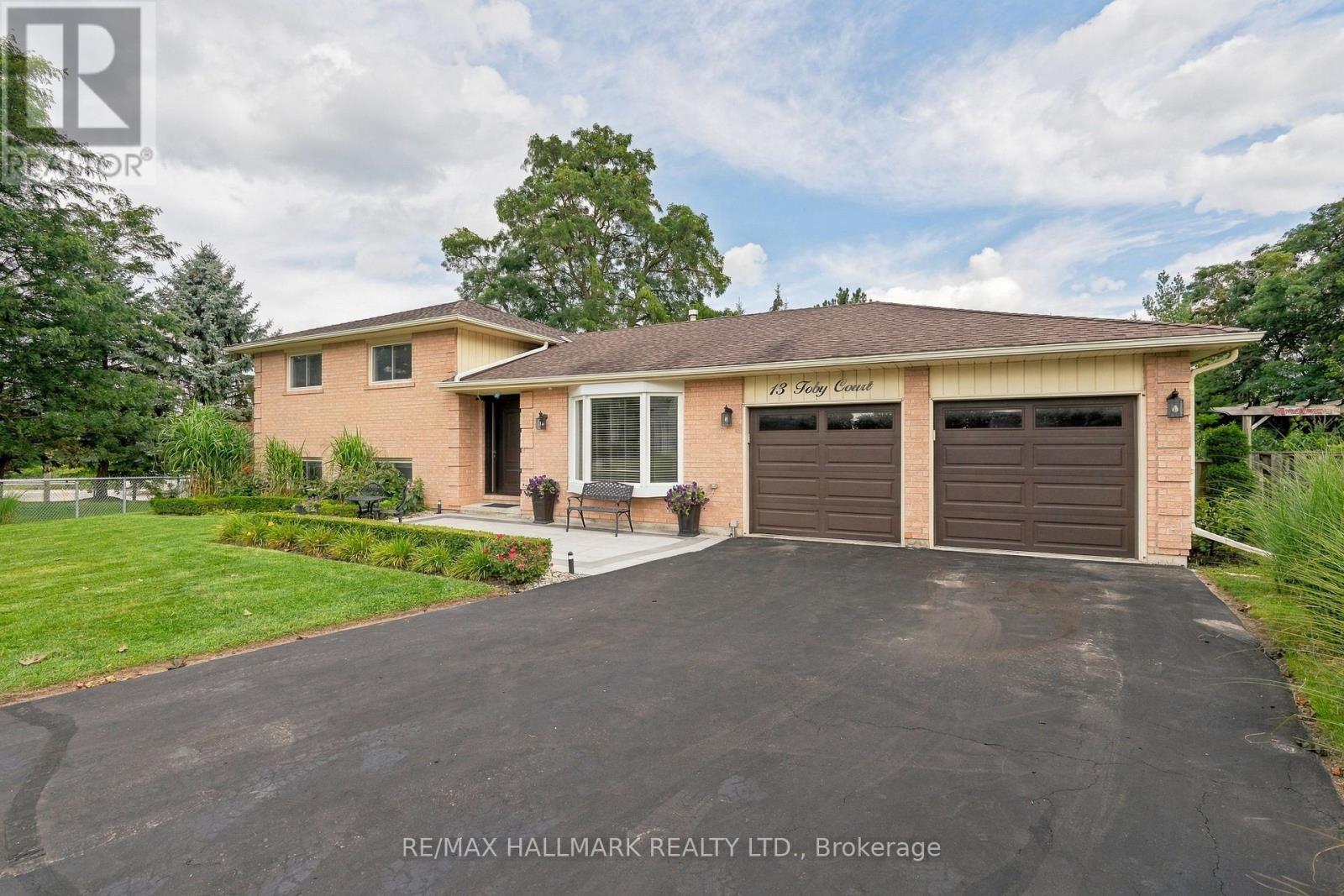 13 Toby Court, East Gwillimbury, ON