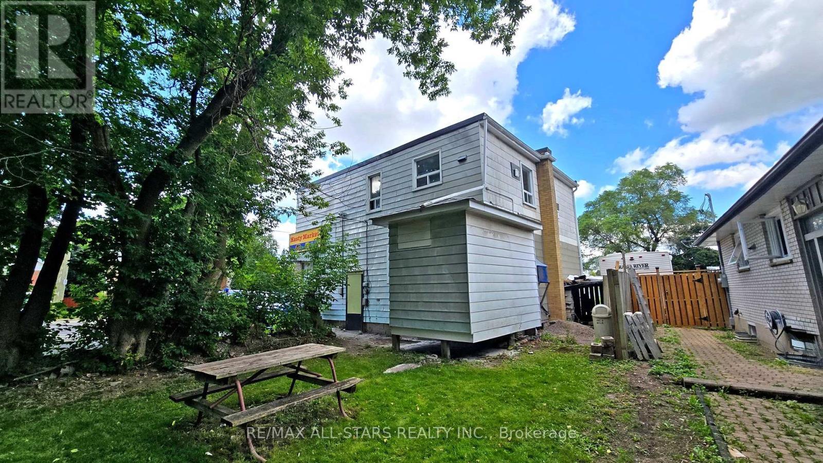 88 Elliott Street, Brampton, ON