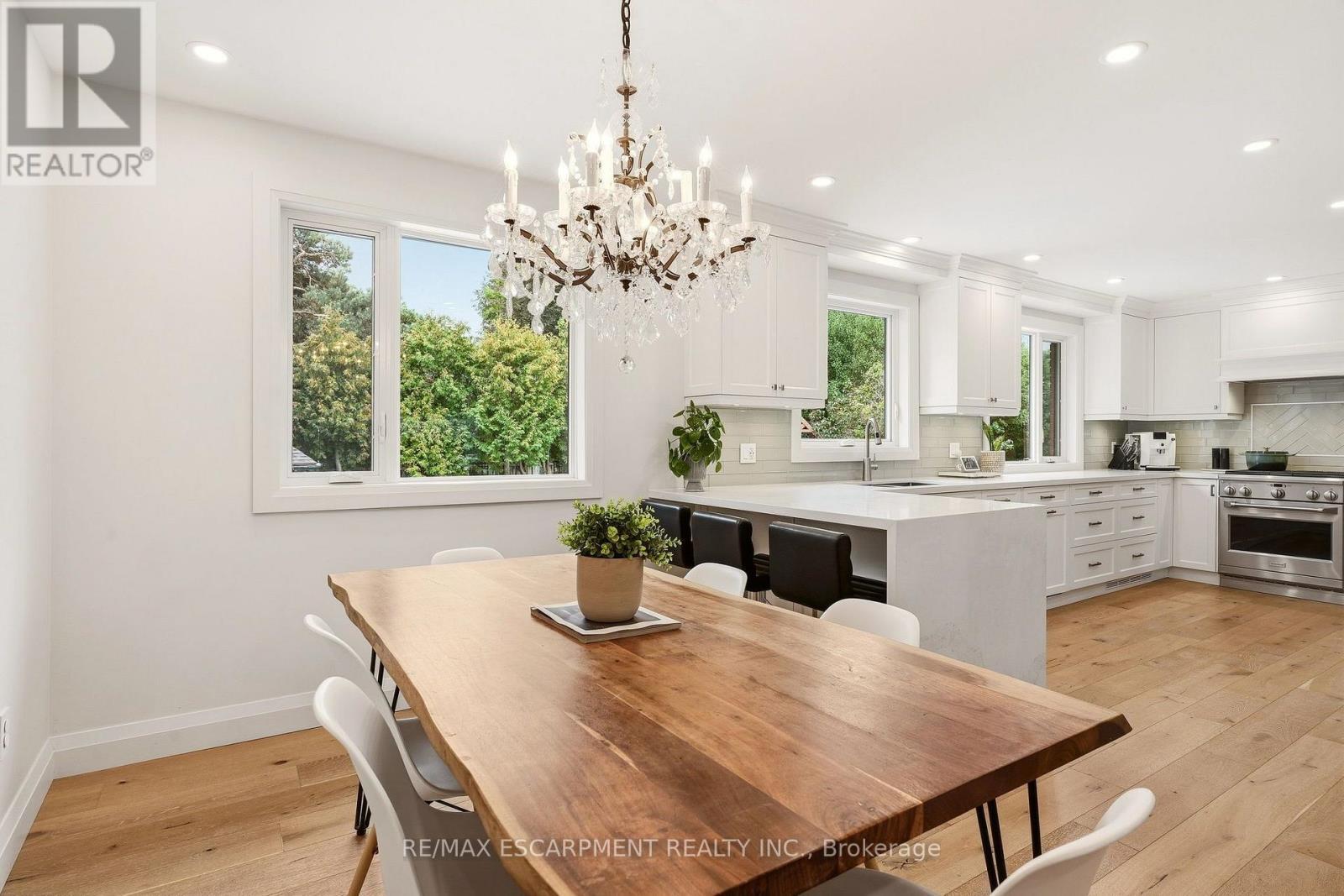 3368 Guildwood Drive, Burlington, ON