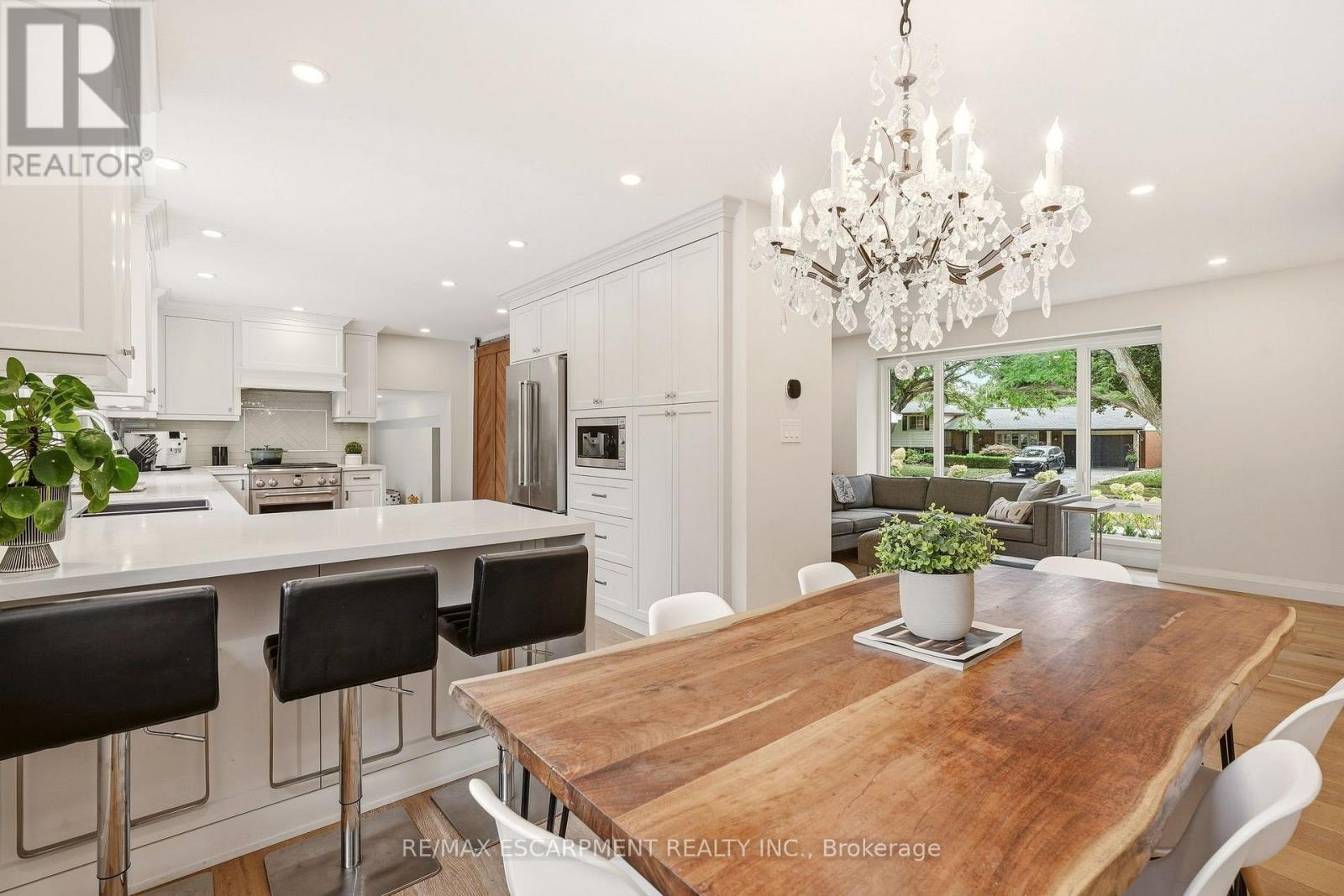 3368 Guildwood Drive, Burlington, ON
