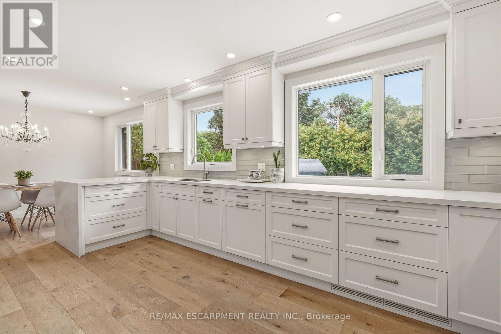 3368 Guildwood Drive, Burlington, ON