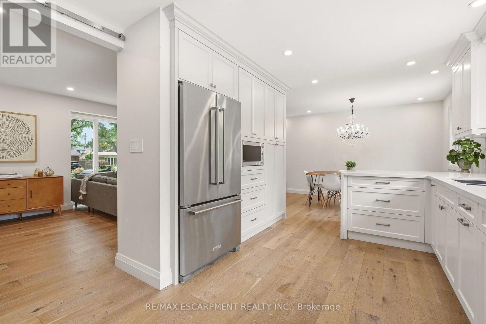 3368 Guildwood Drive, Burlington, ON