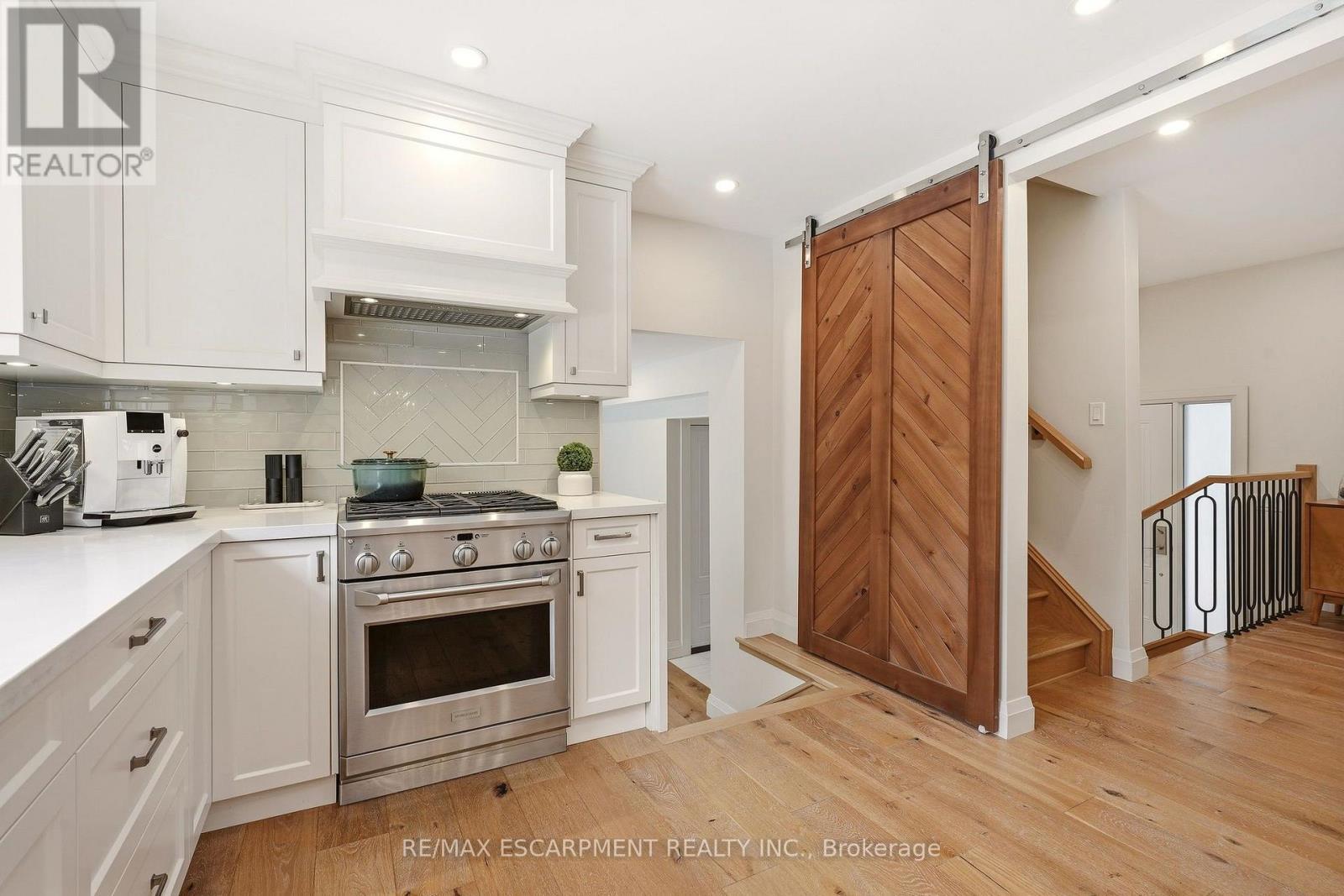 3368 Guildwood Drive, Burlington, ON