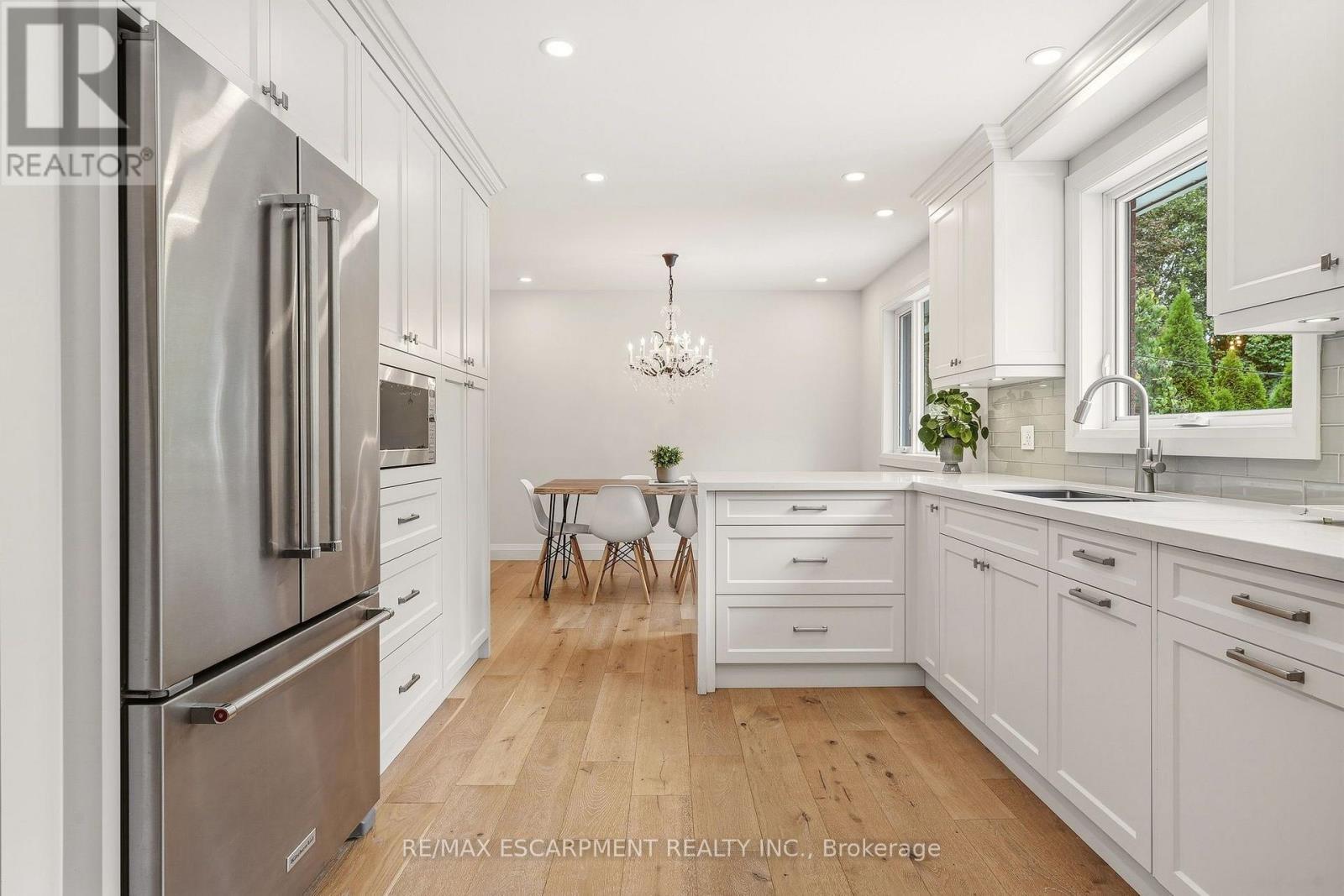 3368 Guildwood Drive, Burlington, ON