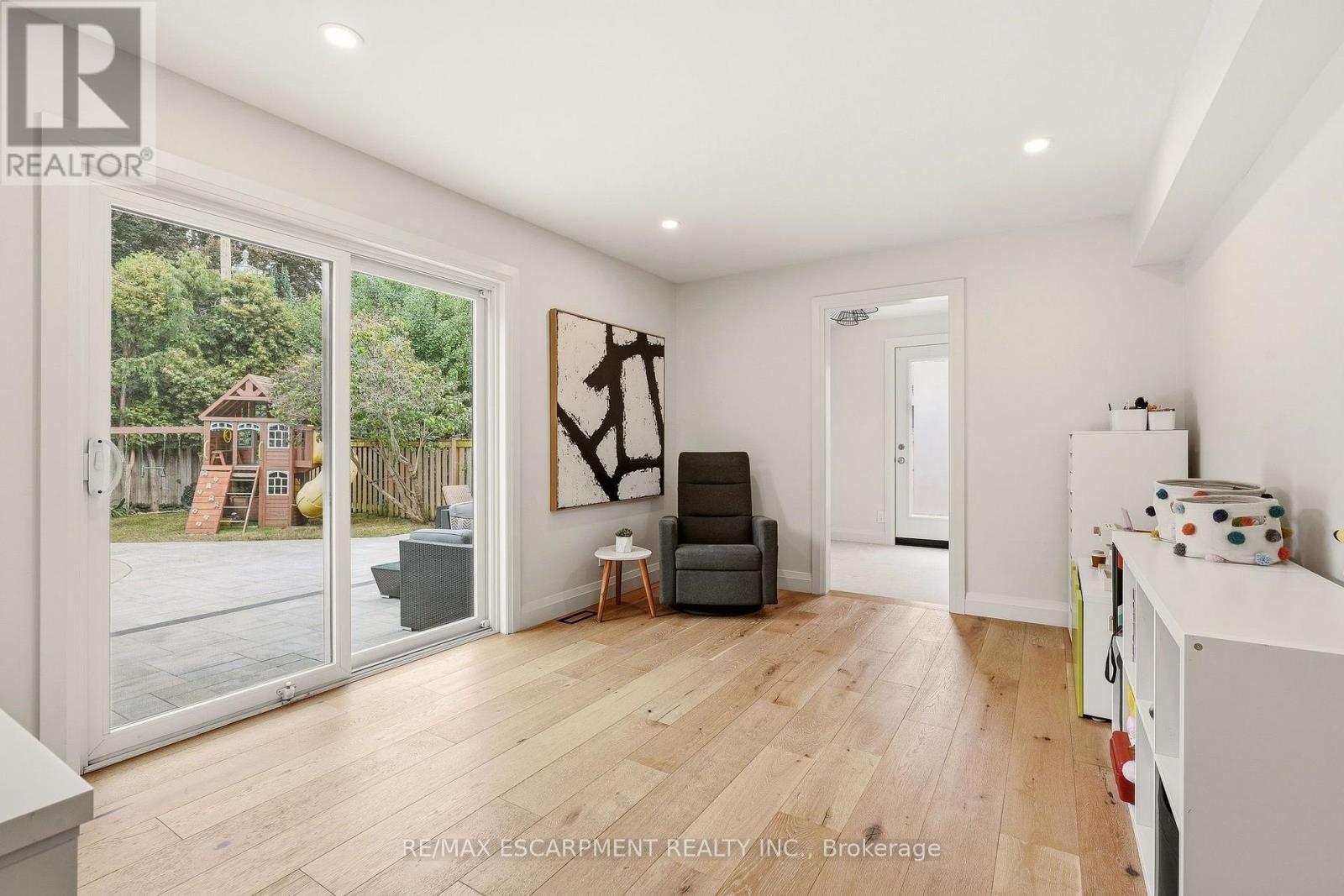 3368 Guildwood Drive, Burlington, ON