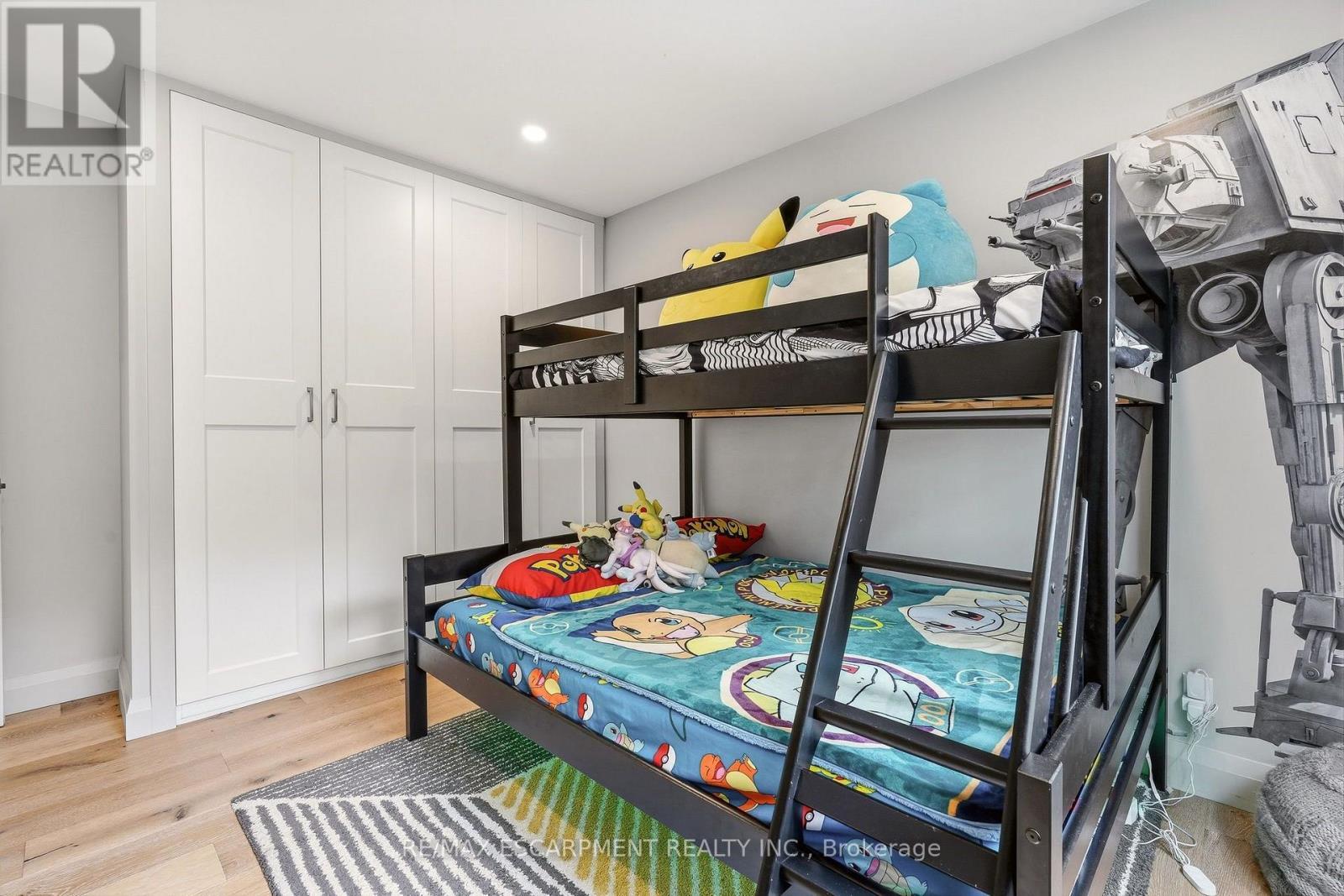 3368 Guildwood Drive, Burlington, ON