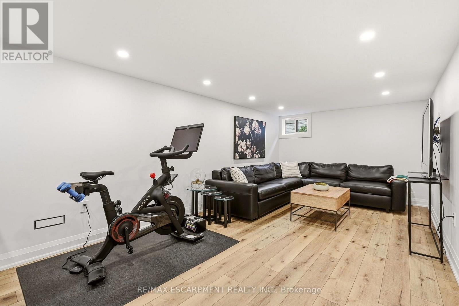 3368 Guildwood Drive, Burlington, ON