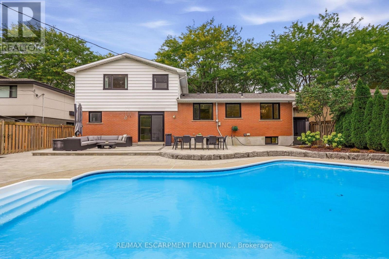 3368 Guildwood Drive, Burlington, ON