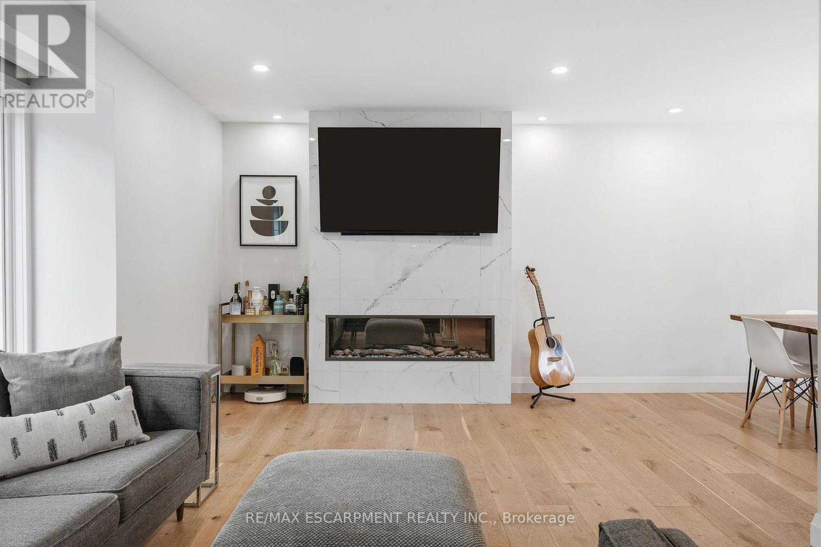 3368 Guildwood Drive, Burlington, ON