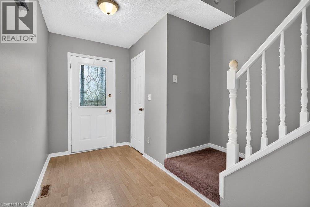 2 Royalwood Court Unit# 20, Stoney Creek, ON