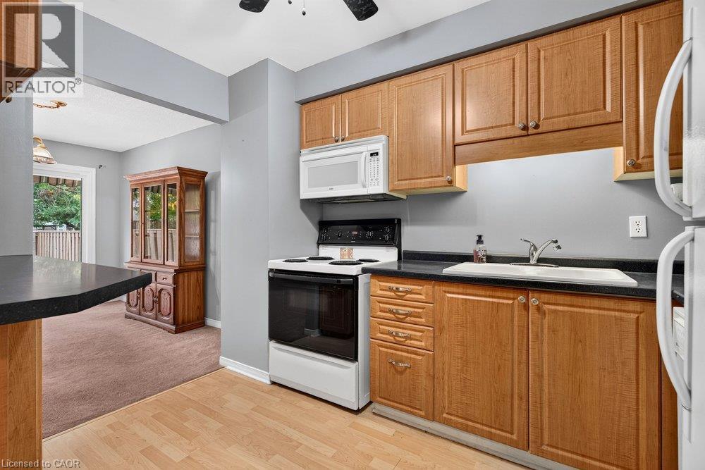 2 Royalwood Court Unit# 20, Stoney Creek, ON