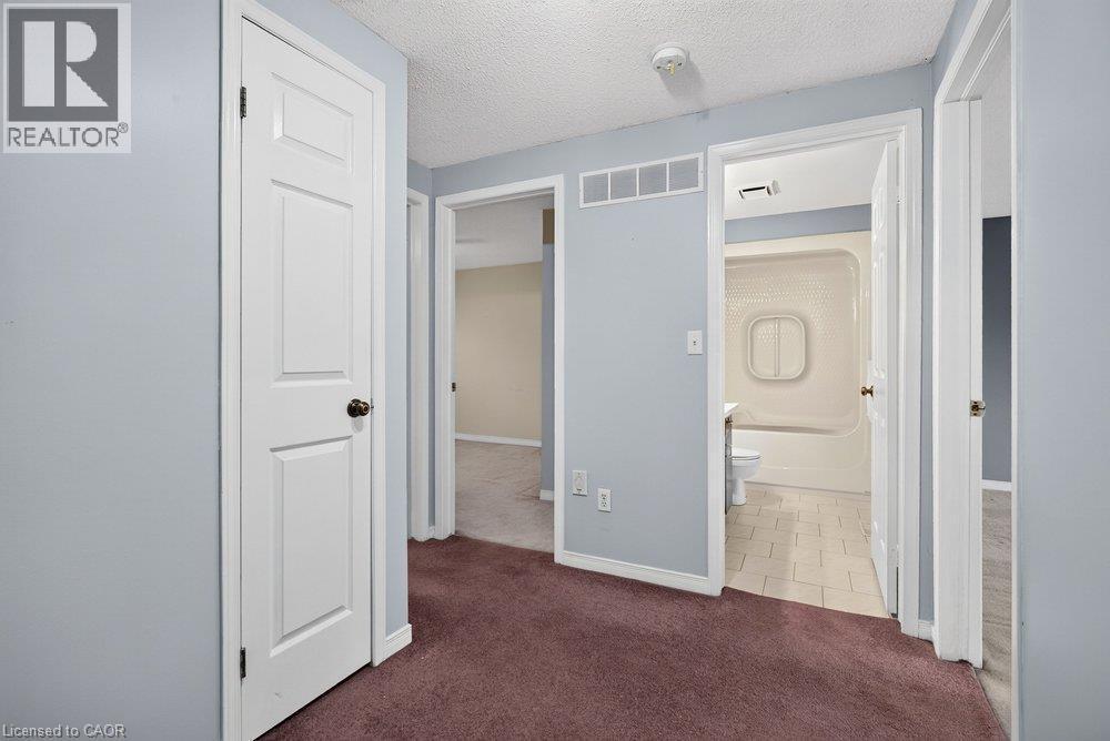 2 Royalwood Court Unit# 20, Stoney Creek, ON