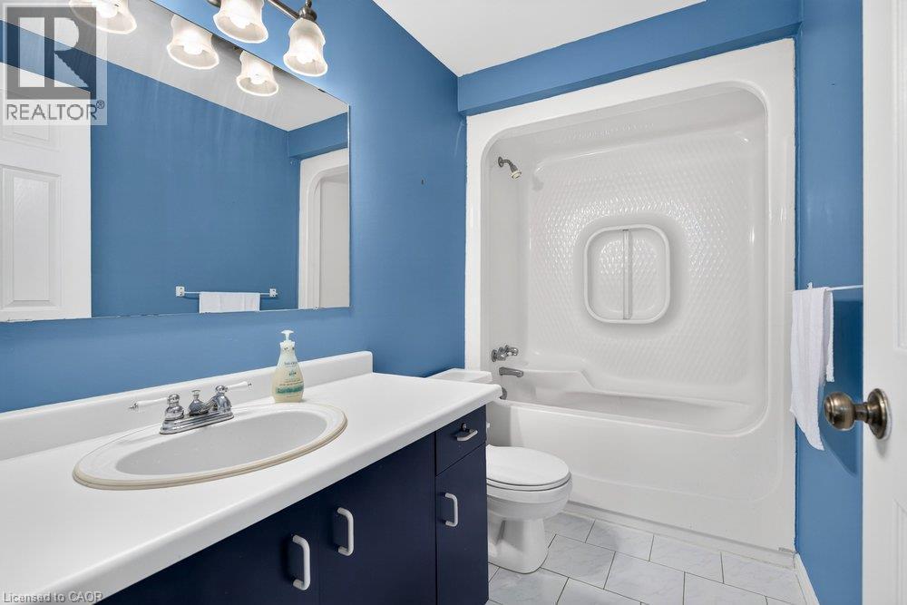 2 Royalwood Court Unit# 20, Stoney Creek, ON