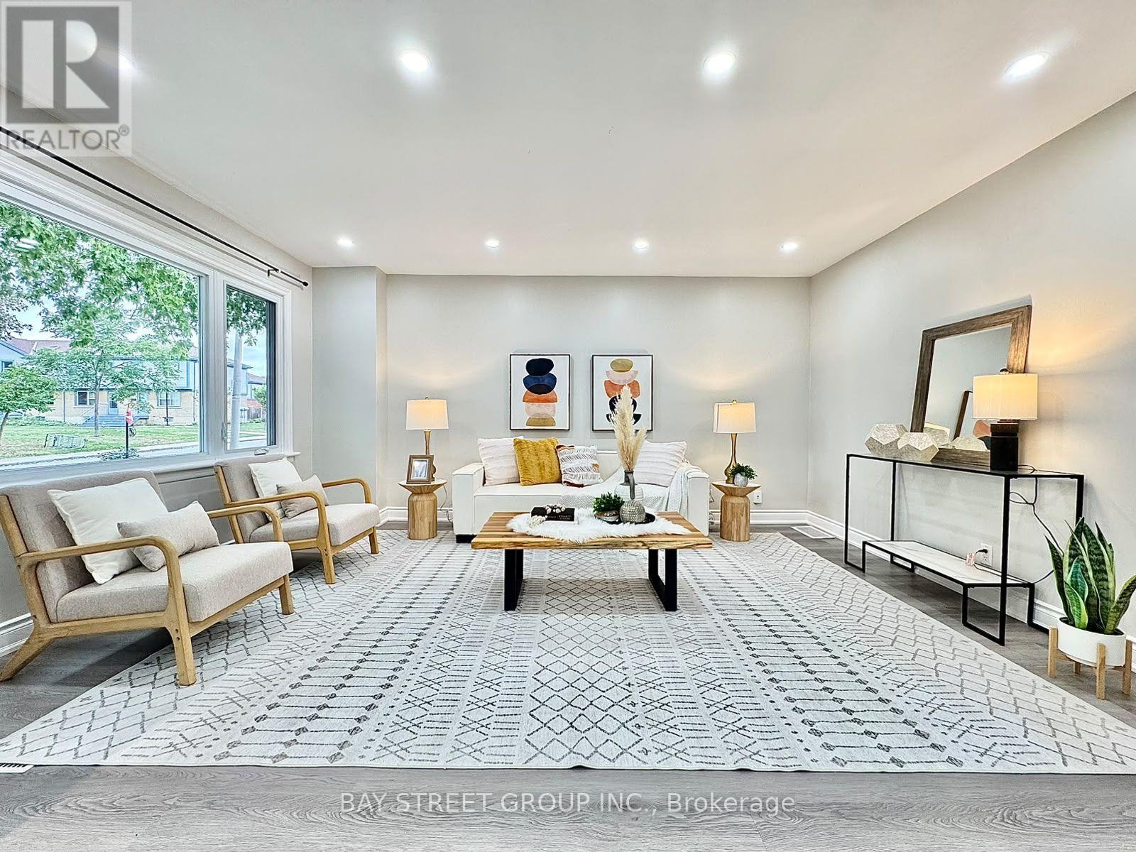 351 East 27Th Street, Hamilton, ON