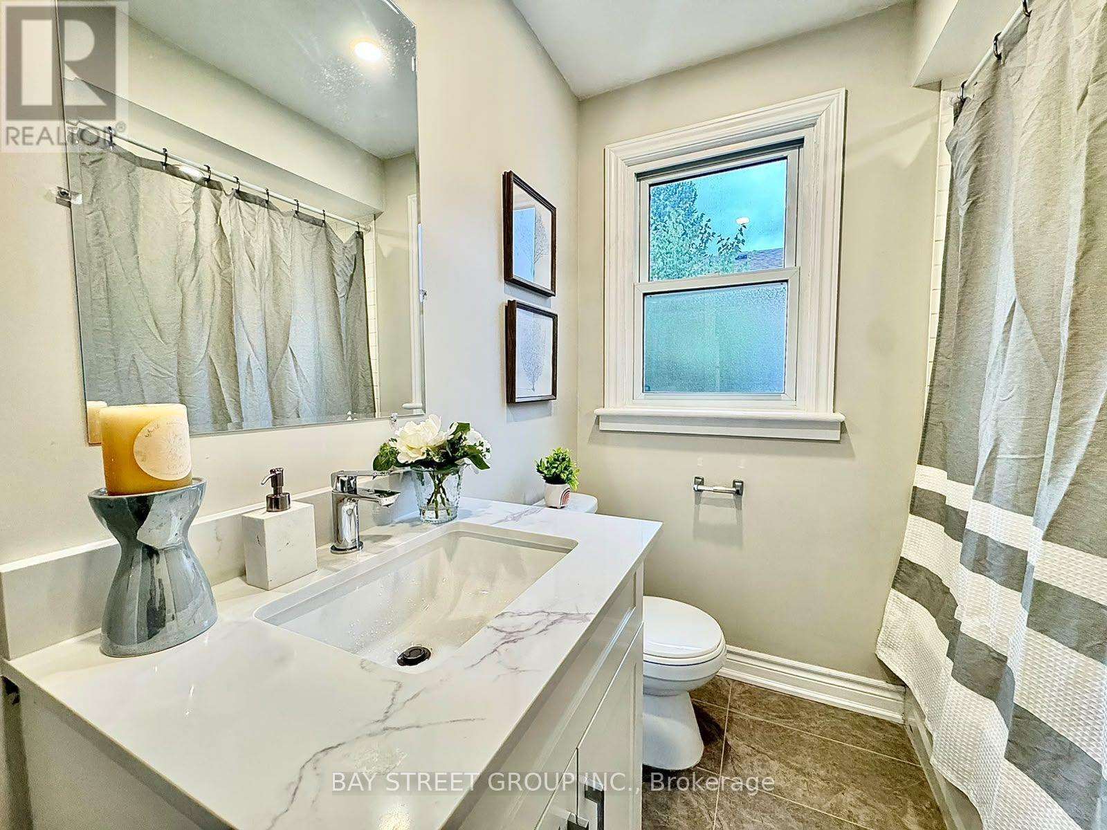 351 East 27Th Street, Hamilton, ON