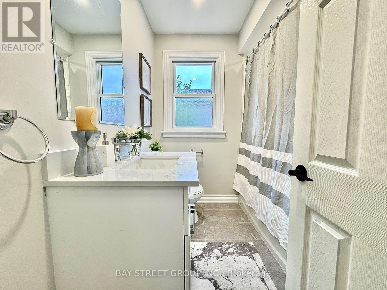 351 East 27Th Street, Hamilton, ON
