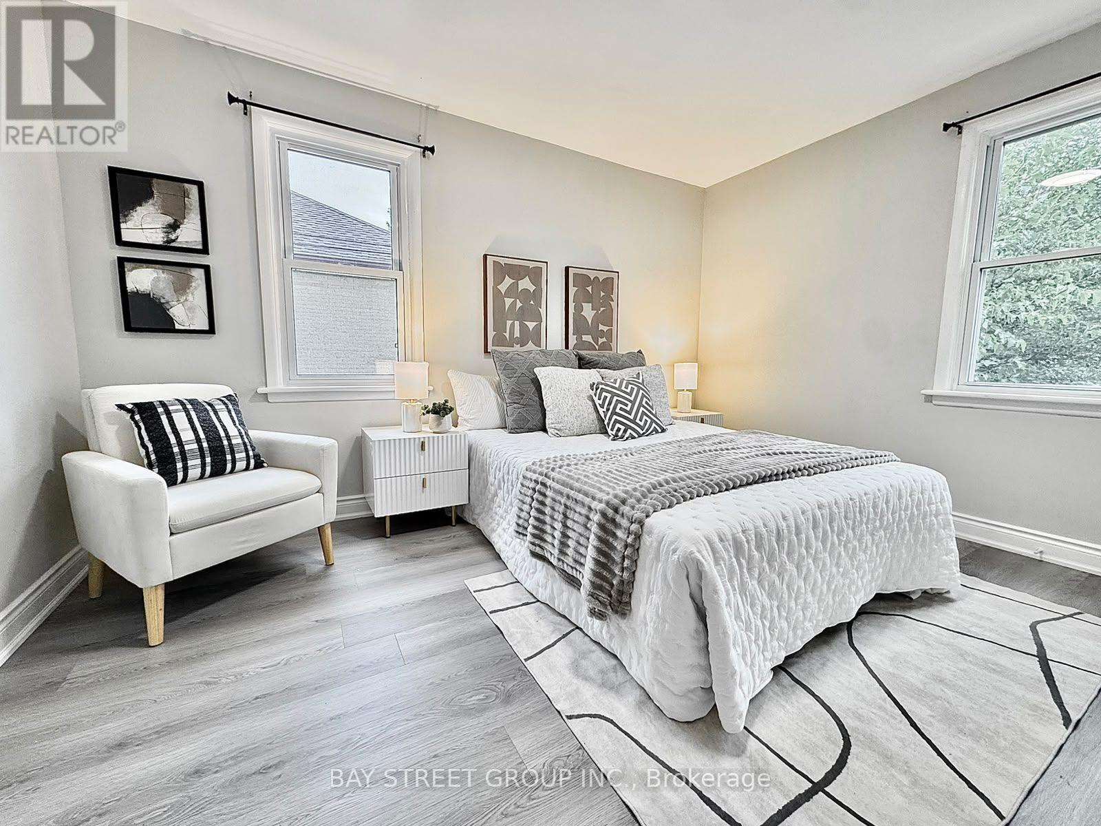 351 East 27Th Street, Hamilton, ON