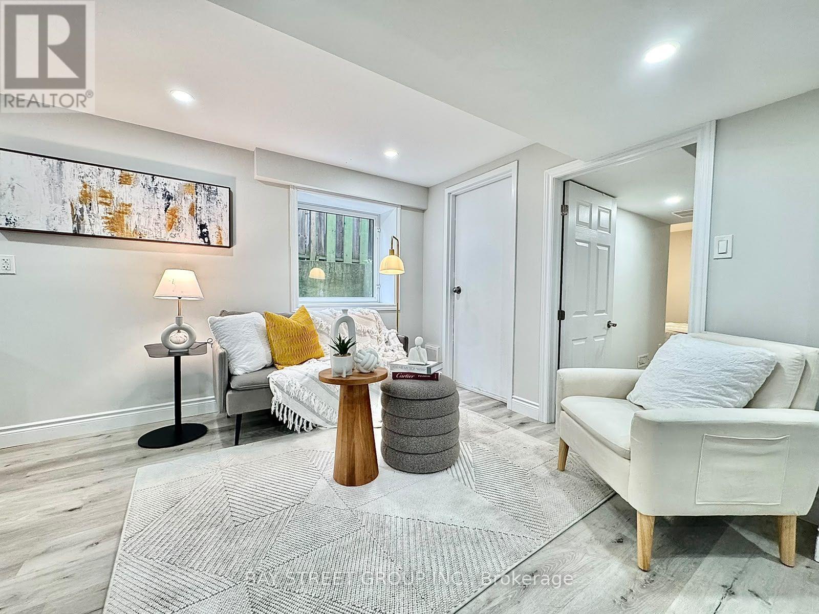 351 East 27Th Street, Hamilton, ON