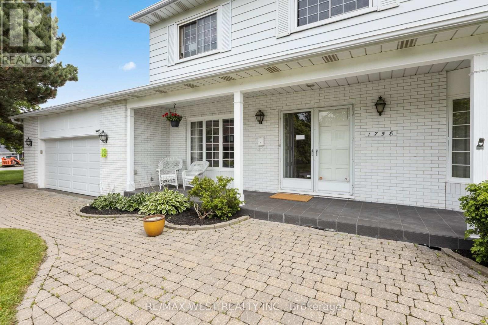 1758 Rhodes Crescent, Ottawa, ON