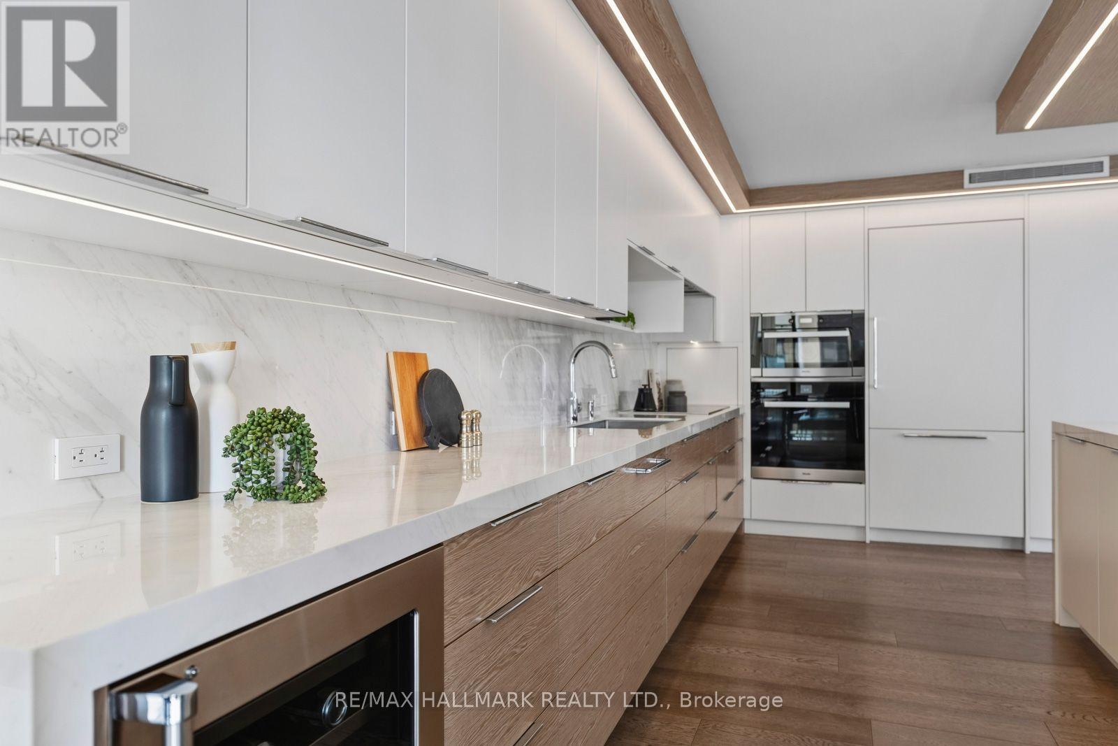 1401 - 240 Heath Street W, Toronto, ON
