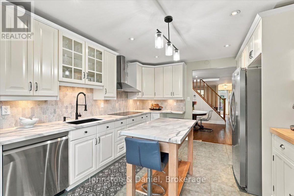 118 Merrill Avenue E, Toronto, ON