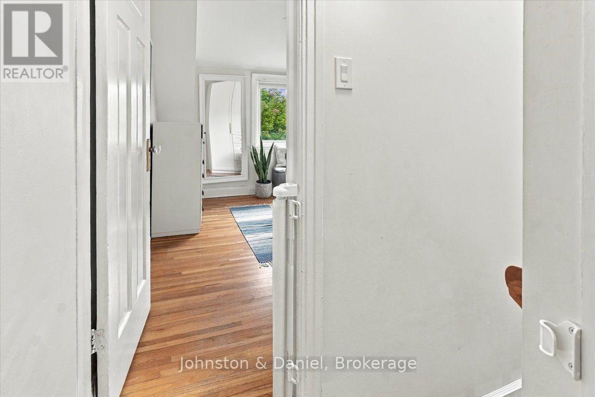 118 Merrill Avenue E, Toronto, ON