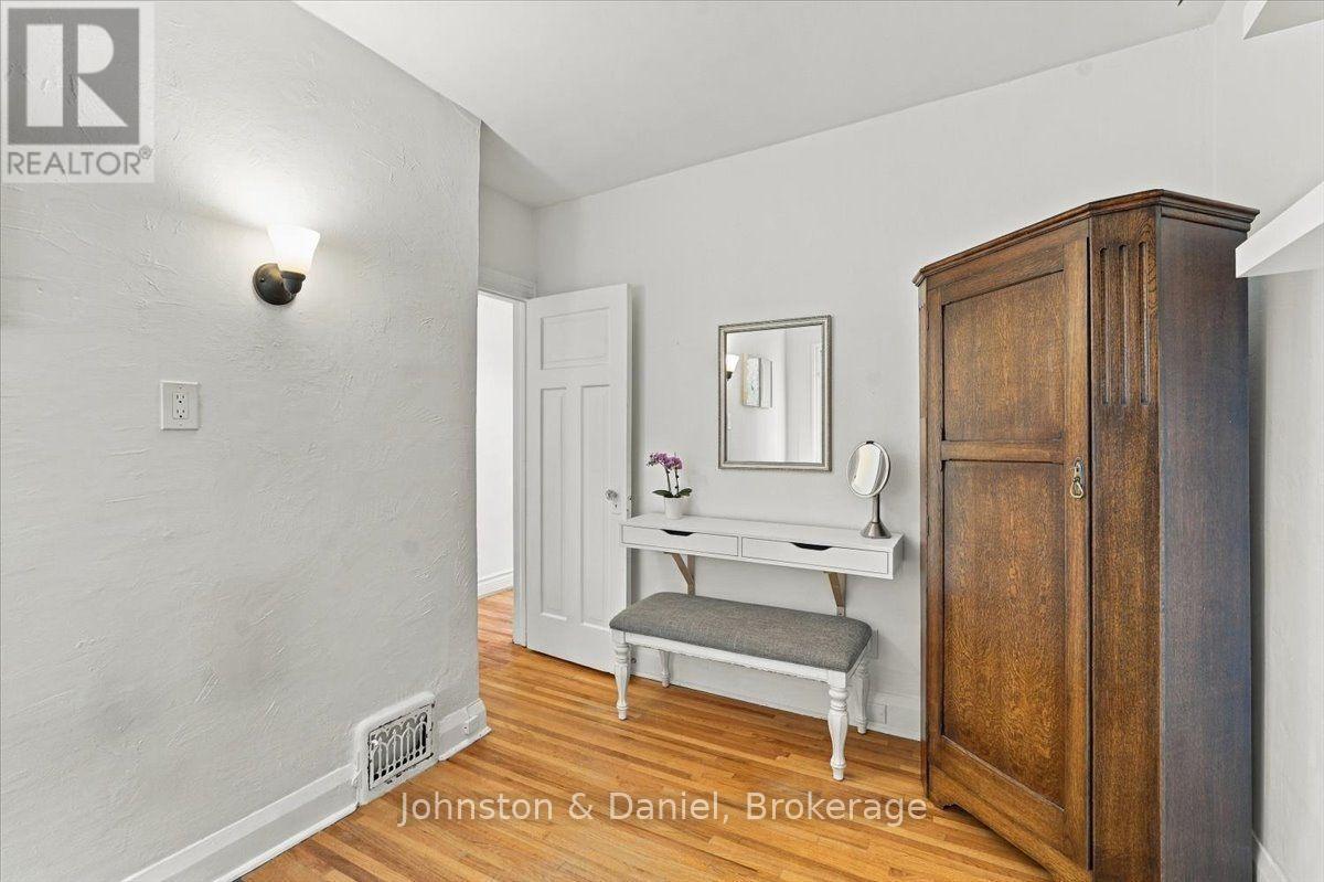 118 Merrill Avenue E, Toronto, ON