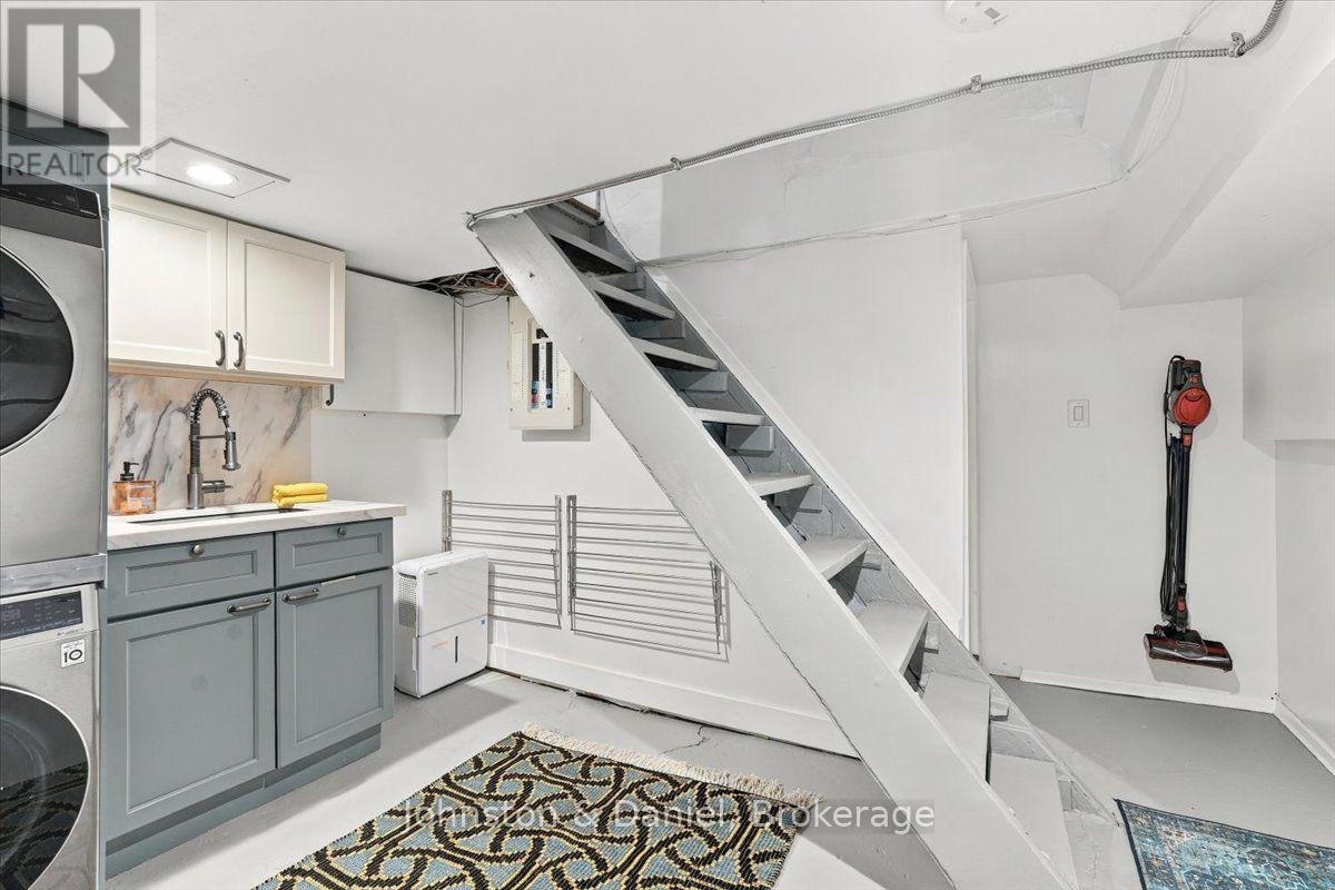 118 Merrill Avenue E, Toronto, ON