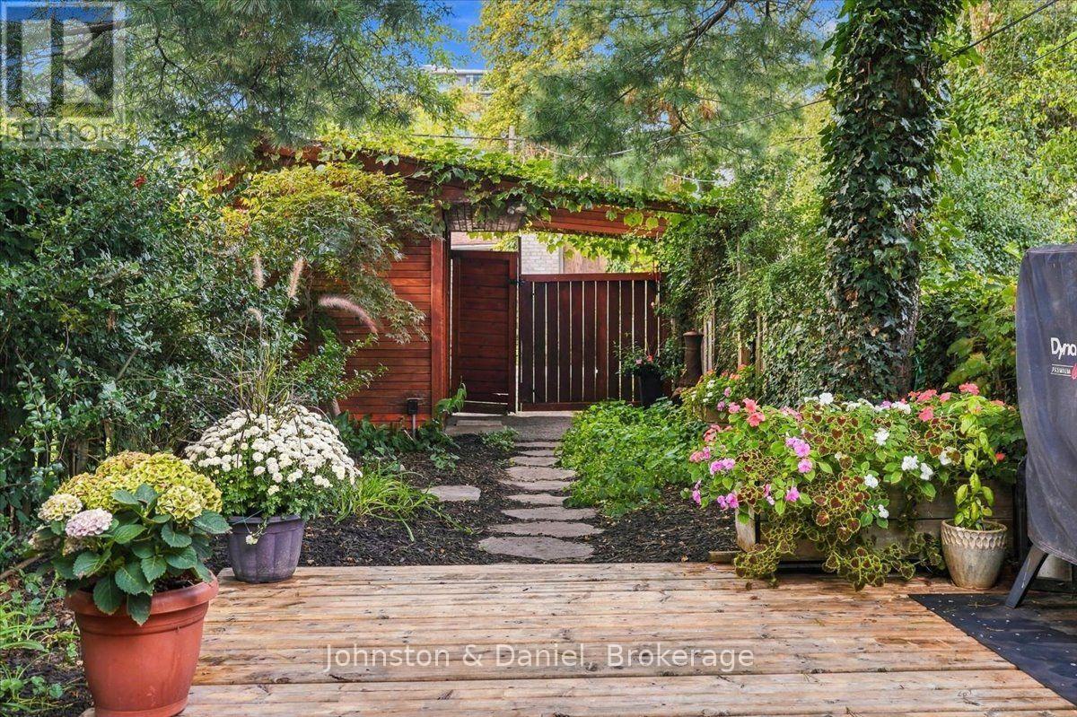 118 Merrill Avenue E, Toronto, ON