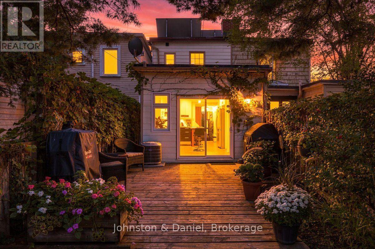 118 Merrill Avenue E, Toronto, ON